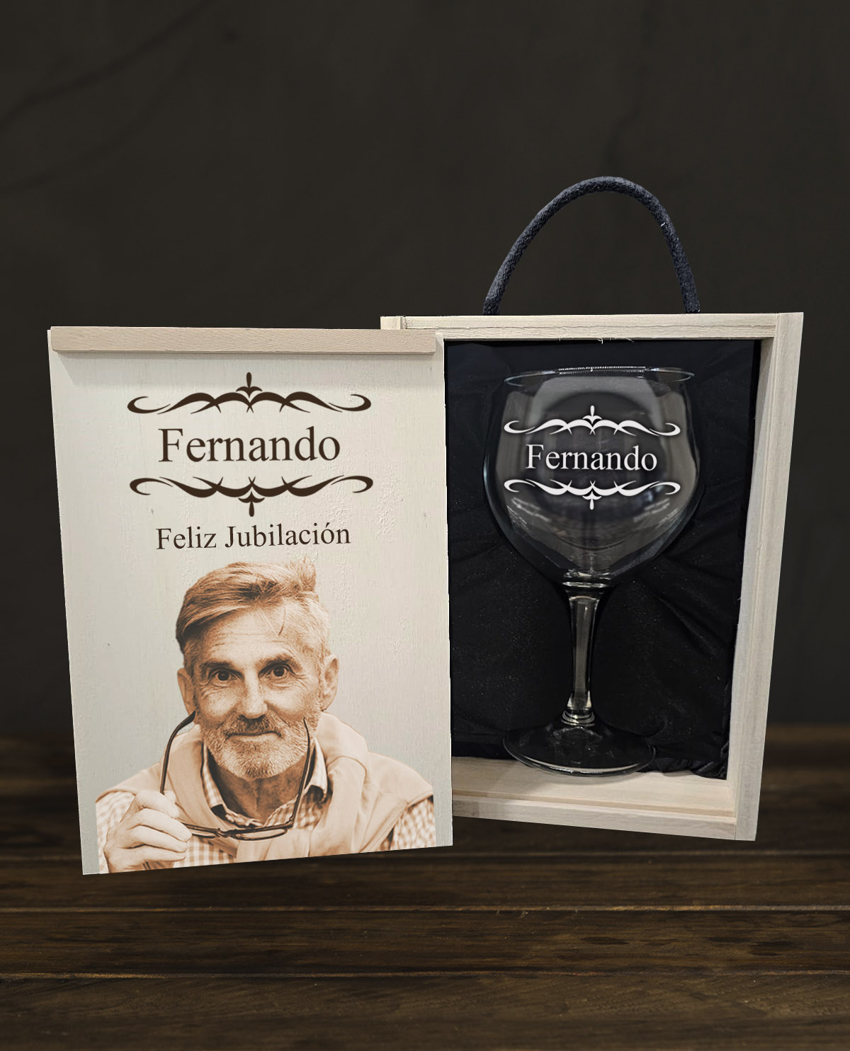 Kit Caixa de Fusta Personalitzada amb Copa de Gin-Tònic Regal de Jubilació