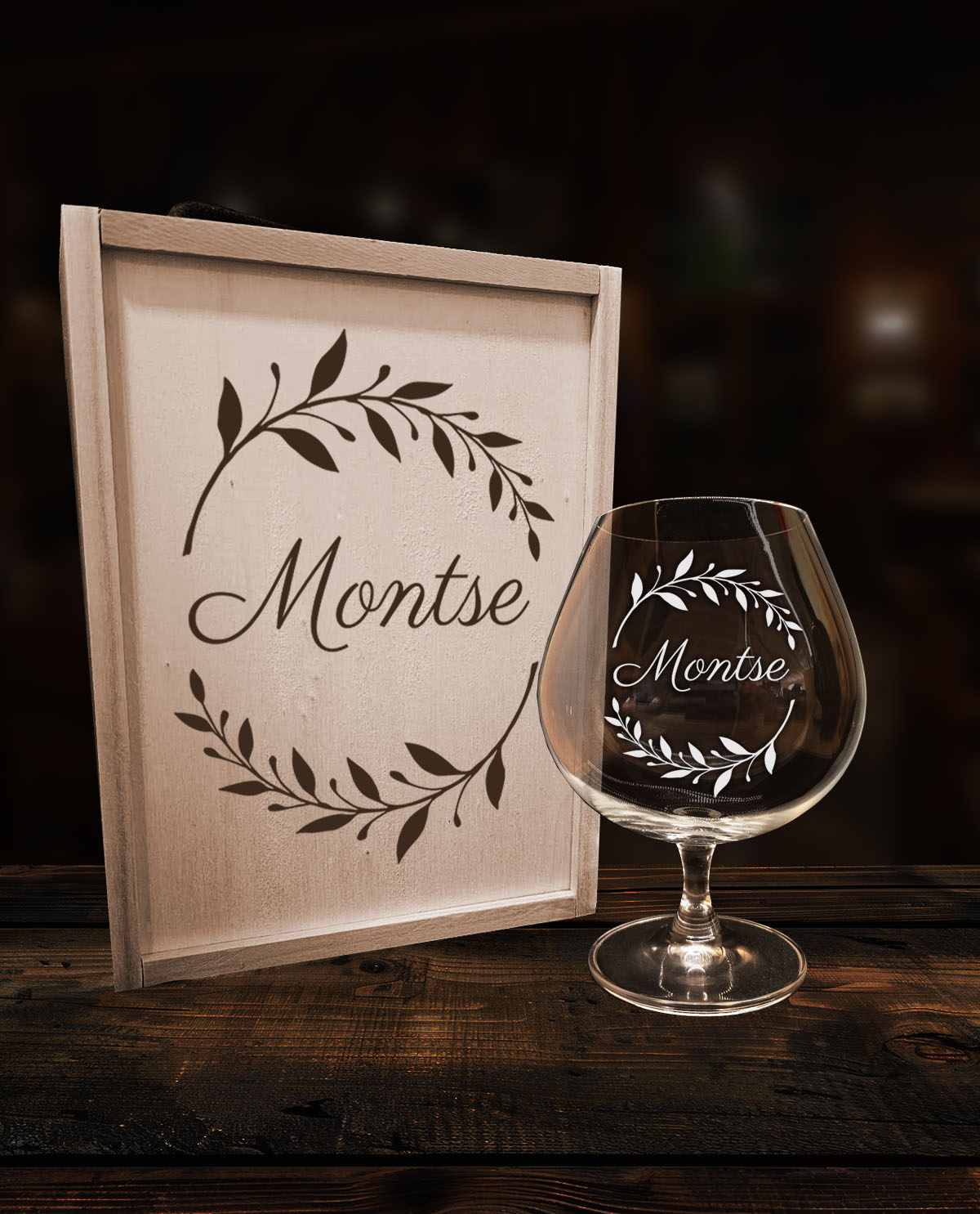 Copa de Coñac Personalizada con Corona de Laurel y Caja de Madera