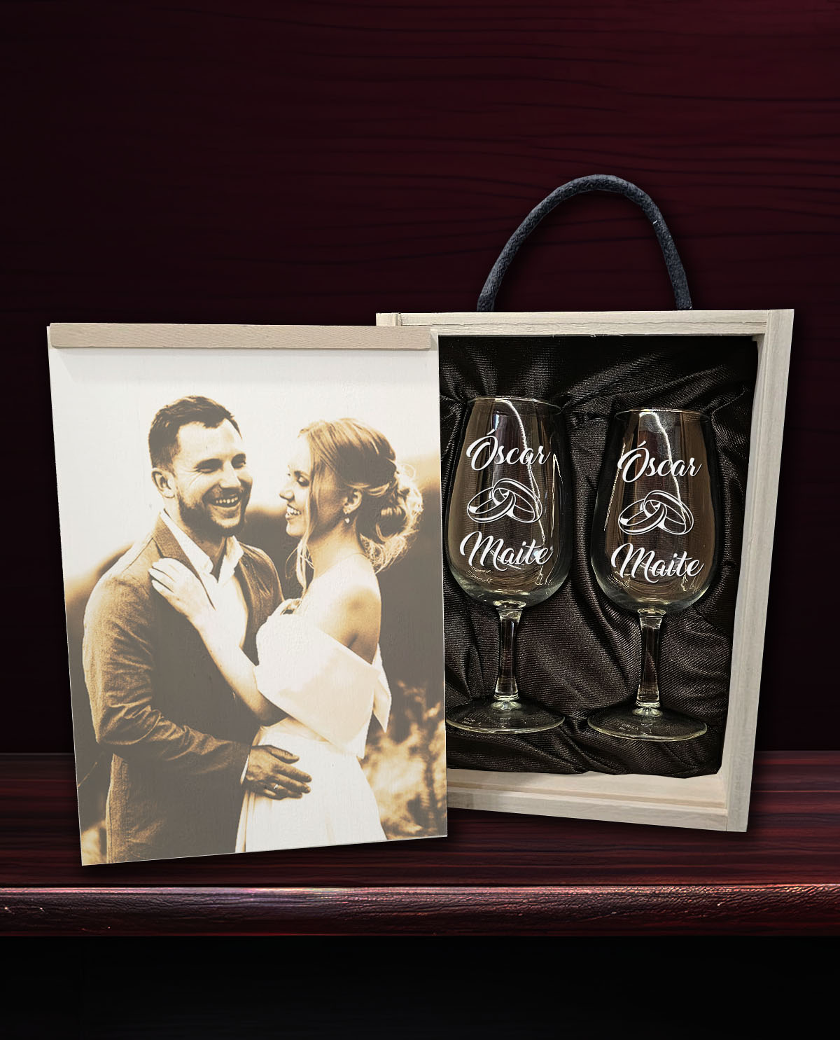 Caja de madera con 2 Catavinos Personalizados Diseño Alianzas para Bodas