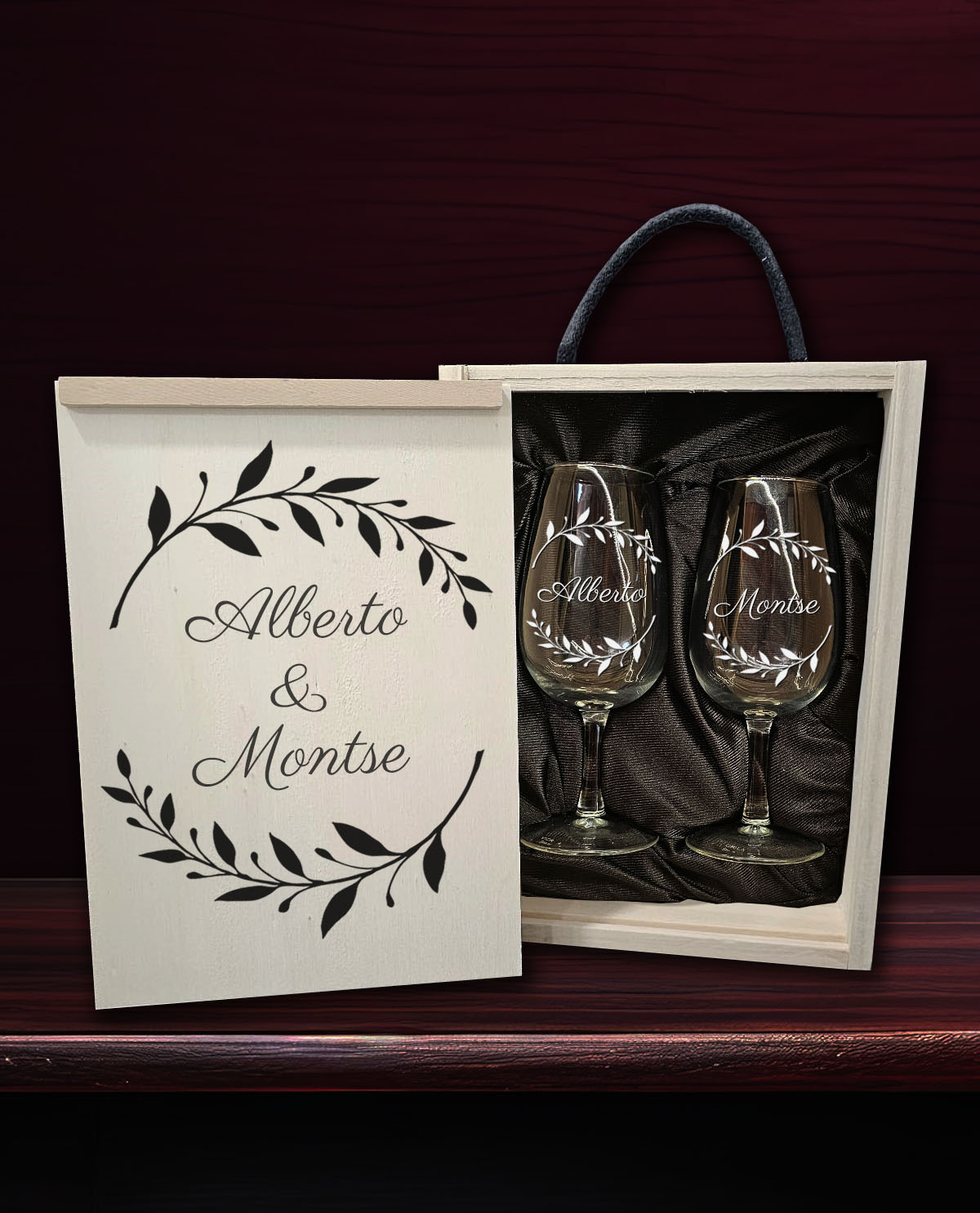 Caja de madera con 2 Catavinos Personalizados Diseño Corona de Laurel