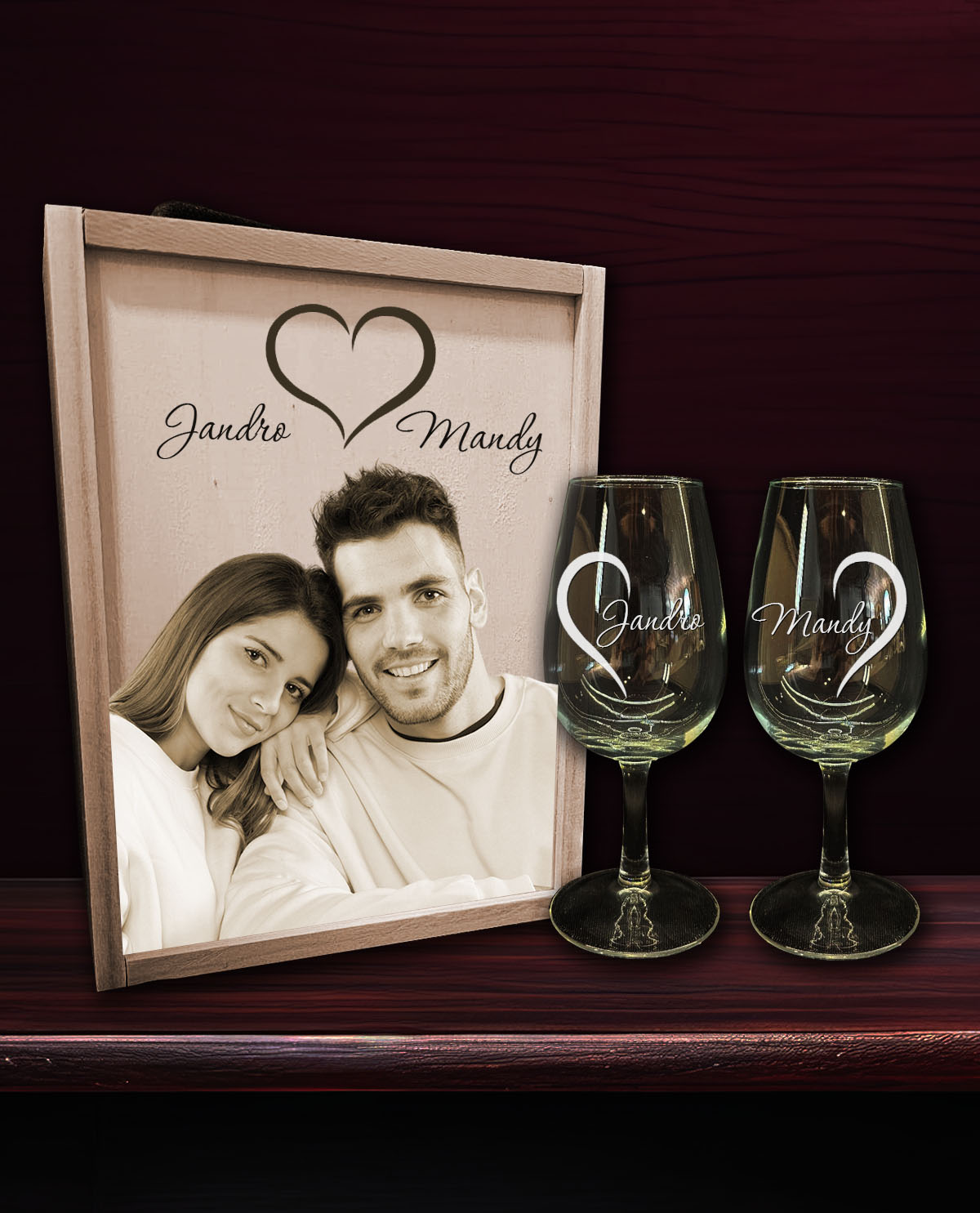 Kit de 2 Copos de Prova com Caixa de Madeira Personalizada Design Meios Corações