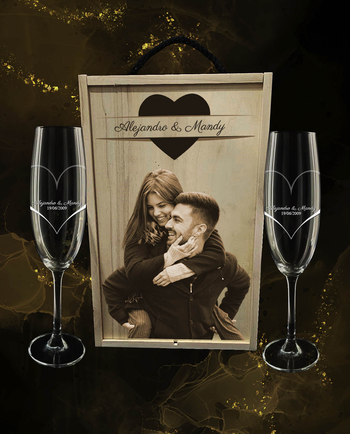 Caixa com 2 Copos de Espumante personalizados de Cristal da Boémia Premium Coleção Exclusive com Coração Envolvente